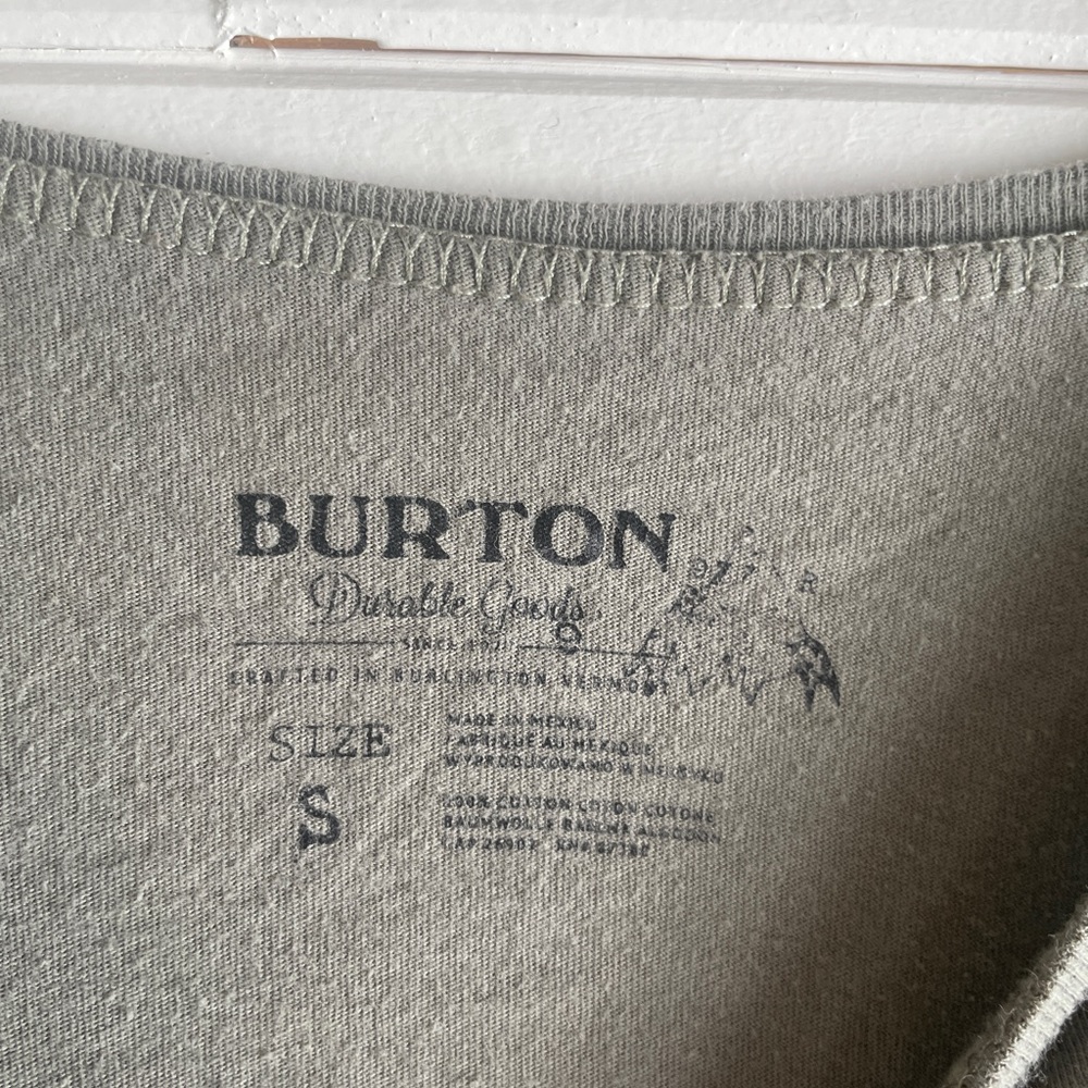 Burton Snowboarding Women’s Bundle of 2 Graphic Long Sleeve Tee Shirts - Picture 11 of 12